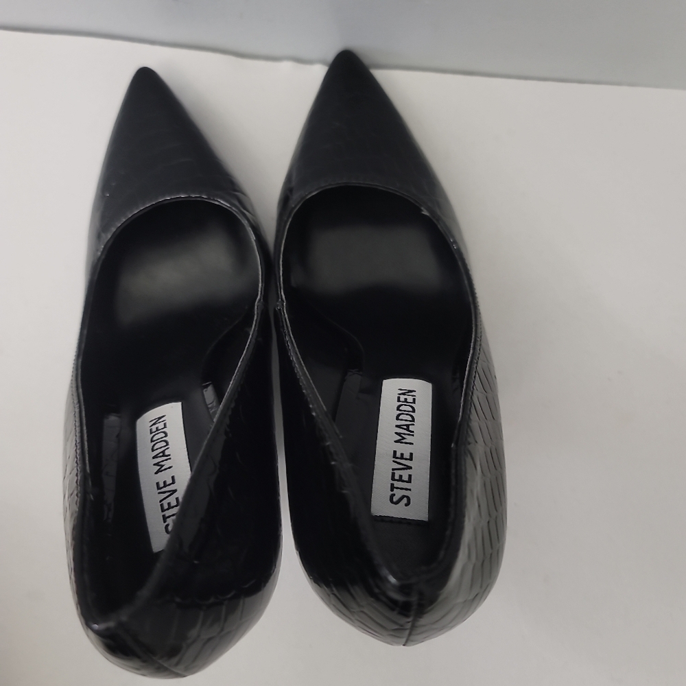Steve Madden Rival Crocodile Embossed Wedge Pumps - Picture 7 of 9